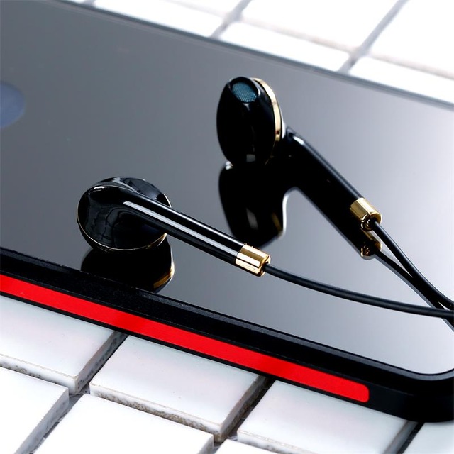 Vlike VK-820 Music Wired Earphones with Mic and Volume Control for Mobiles and Computers Wired Heads