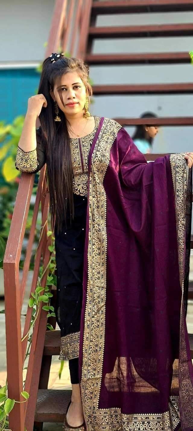 কাশ্মীরি  কারচুপি স্কিন প্রিন্ট 3পিস বডী হাতা ৩গজ সেলওার ২.৫ গজ  ওরনা ৫হাত রাজধানি ভয়েল