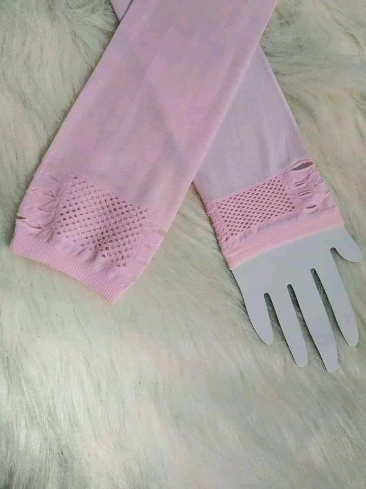 Fingerless hand sleeve